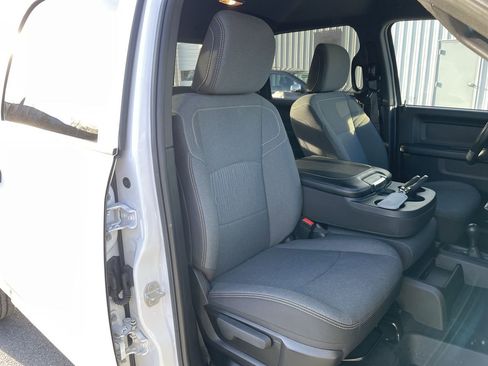 Used 2024 RAM 3500 Tradesman w/ Chrome Appearance Group image 23