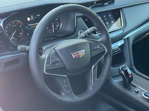 Certified 2025 Cadillac XT5 Premium Luxury image 18