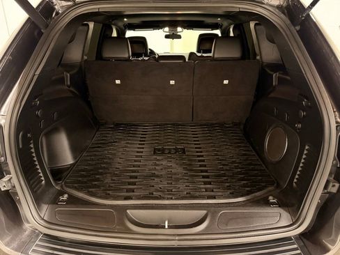 Used 2021 Jeep Grand Cherokee Laredo X RWD image 9