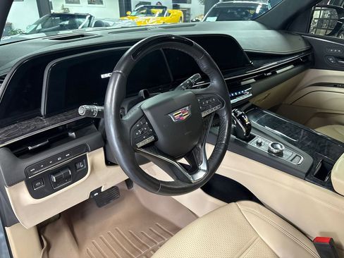 Used 2023 Cadillac Escalade Premium Luxury w/ Performance Package AWD/4WD image 32
