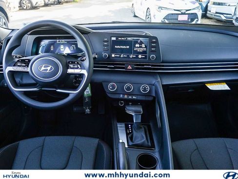 New 2026 Hyundai Elantra SE FWD image 14