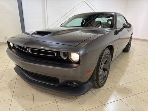 Used 2019 Dodge Challenger R/T RWD image 2
