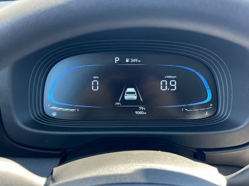Certified 2025 Hyundai Venue SE FWD image 21