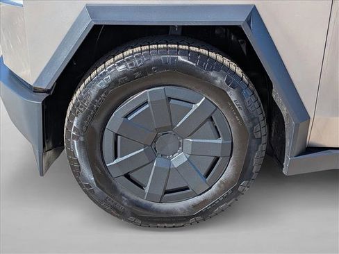 Used 2024 Tesla Cybertruck AWD Crew Cab image 9