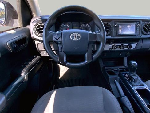 Used 2017 Toyota Tacoma SR RWD image 6