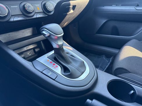 Used 2022 Kia Forte LXS image 20