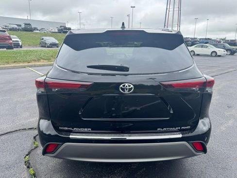 New 2026 Toyota Highlander Platinum AWD/4WD image 4