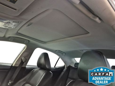 Used 2016 Lexus IS 200t w/ Premium Package RWD image 31