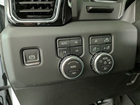 New 2025 GMC Sierra 3500 Denali w/ Denali Reserve Package image 19