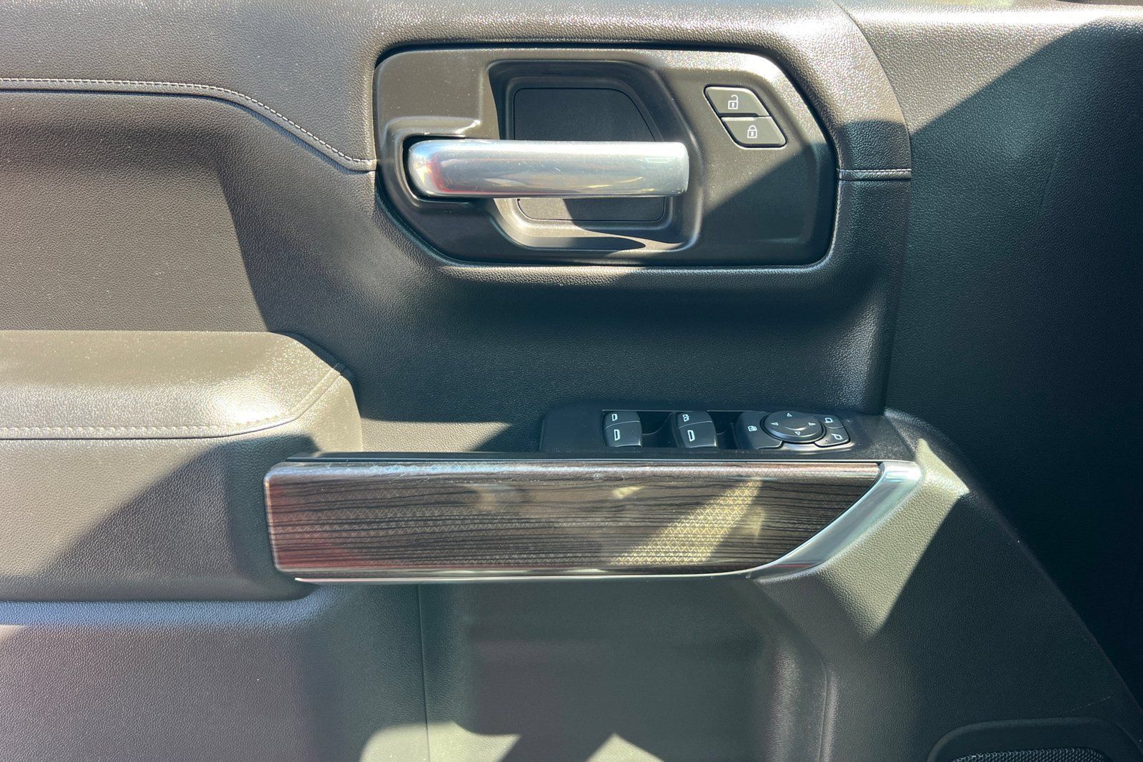 Used 2020 Chevrolet Silverado 1500 RST w/ All-Star Edition RWD image 12