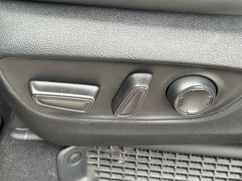 Used 2022 Toyota Sienna XSE image 29