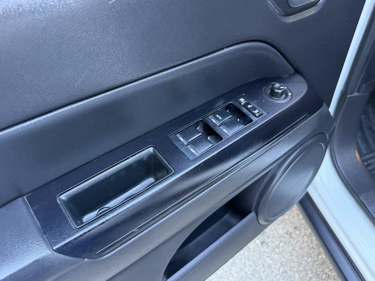Used 2014 Jeep Patriot Sport w/ Power Value Group FWD image 30