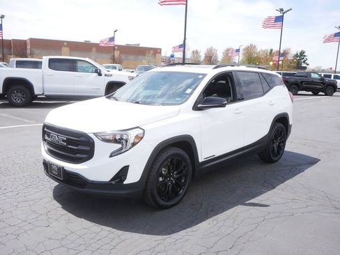 Used 2021 GMC Terrain SLT w/ Infotainment Package II AWD/4WD image 4