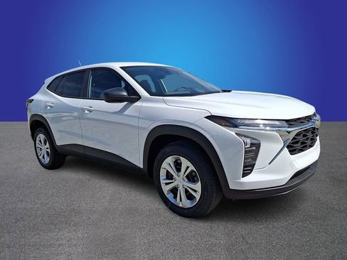 New 2026 Chevrolet Trax LS w/ Driver Confidence Package image 2