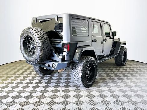 Used 2018 Jeep Wrangler Unlimited Sahara w/ Connectivity Group image 8