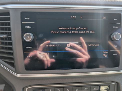 Used 2018 Volkswagen Atlas SE image 33