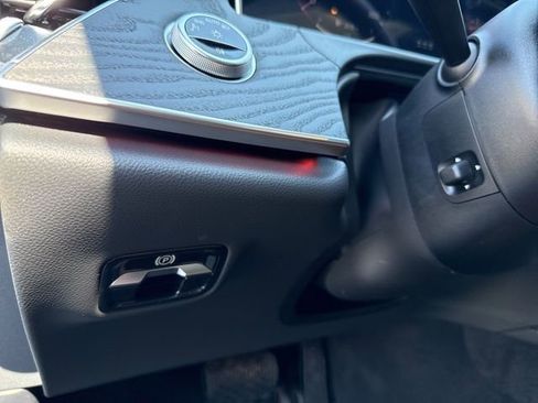 New 2026 Mercedes-Benz E 350 4MATIC Sedan image 16