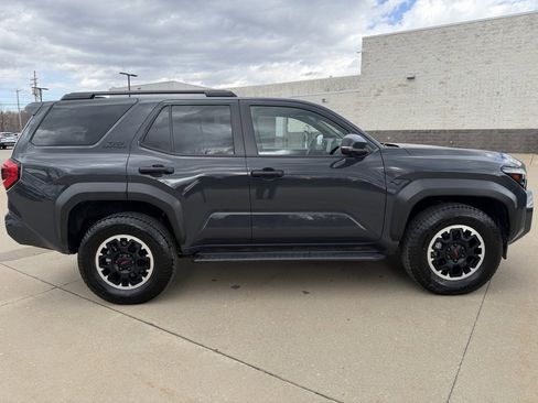 Used 2025 Toyota 4Runner TRD Off-Road Premium image 6