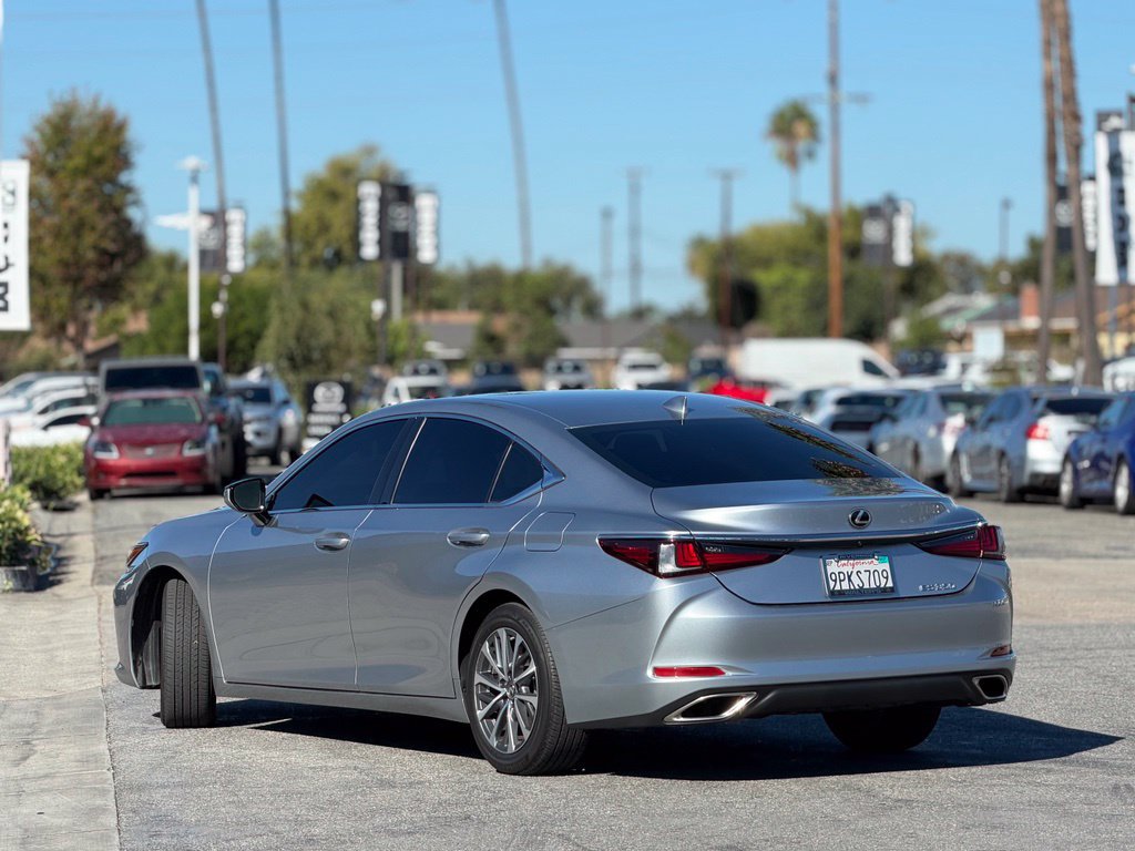 Used 2025 Lexus ES 350 FWD image 2