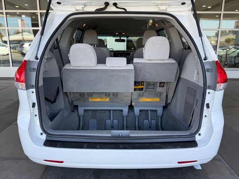 Used 2014 Toyota Sienna LE FWD image 15