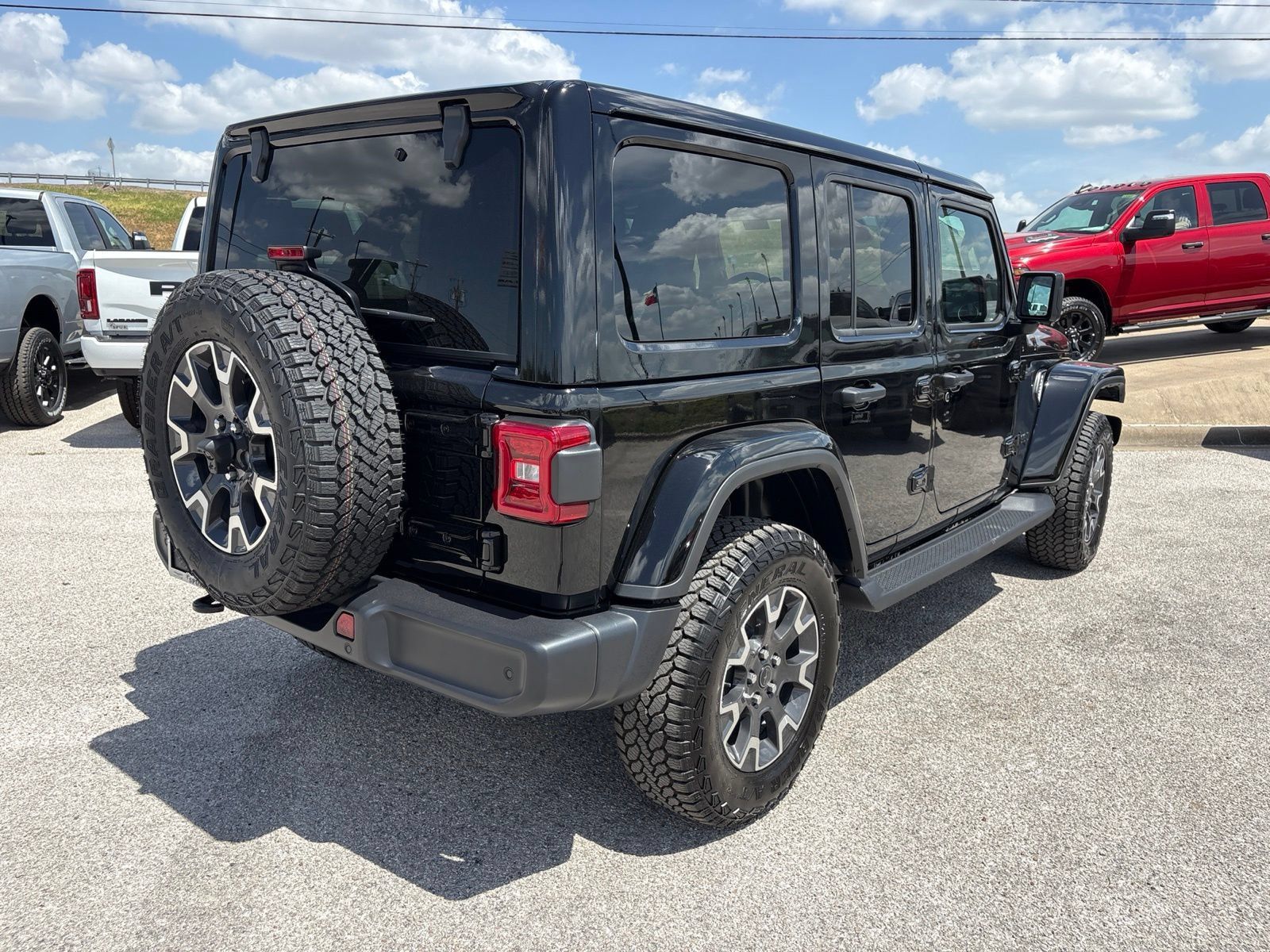 New 2026 Jeep Wrangler Unlimited Sahara AWD/4WD image 6
