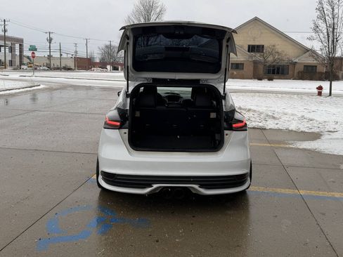 Used 2016 Ford Focus ST w/ Equipment Group 401A image 8