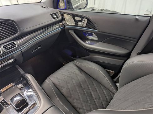 Used 2024 Mercedes-Benz Maybach GLS 600 4MATIC image 8
