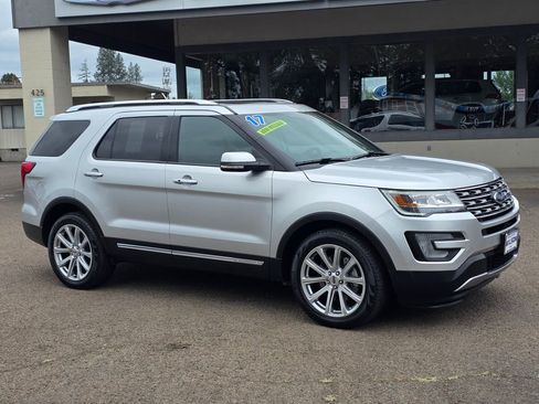 Used 2017 Ford Explorer Limited AWD/4WD image 3