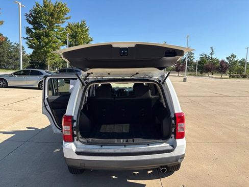 Used 2016 Jeep Patriot High Altitude FWD image 21
