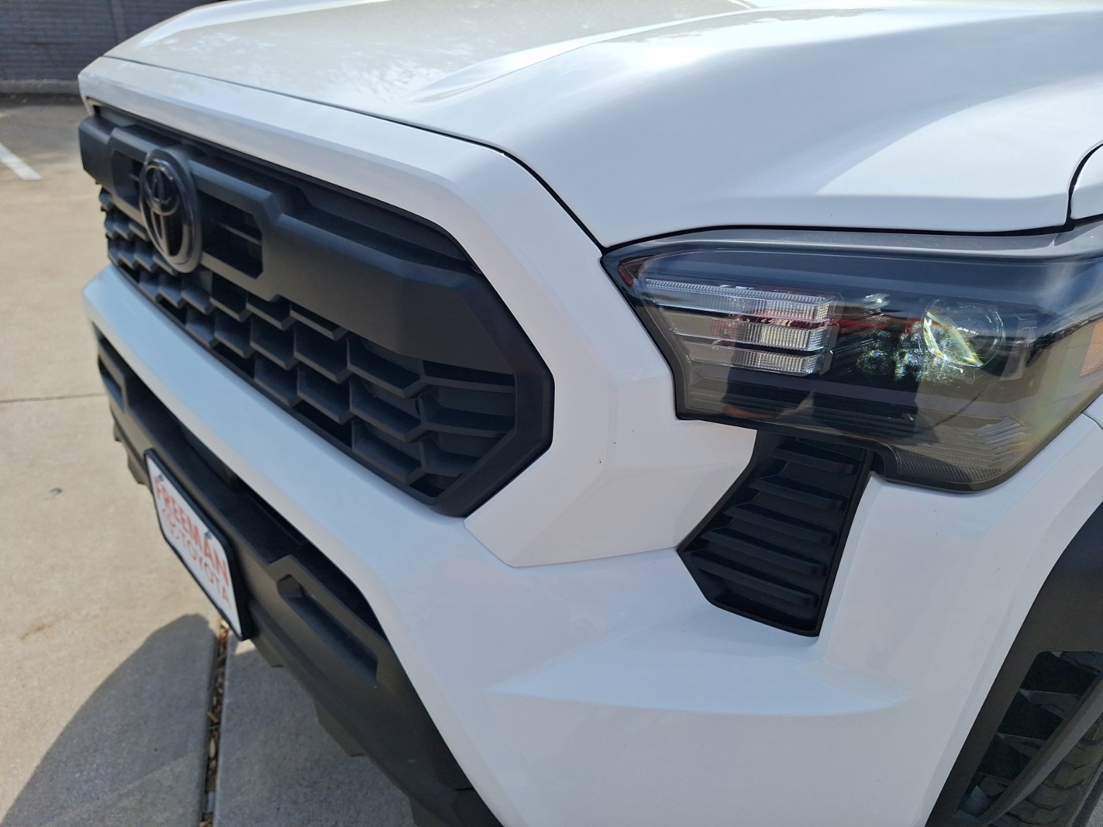 Used 2024 Toyota Tacoma TRD Off-Road AWD/4WD image 10