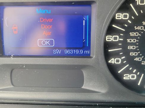 Used 2013 Ford Edge SE image 21