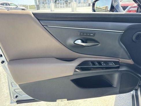 Certified 2024 Lexus ES 350 w/ Premium Package FWD image 13