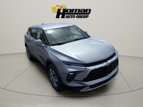 Used 2025 Chevrolet Blazer LT FWD image 8