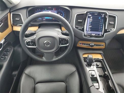 Used 2023 Volvo XC90 B6 Plus w/ Protection Package Premier image 18