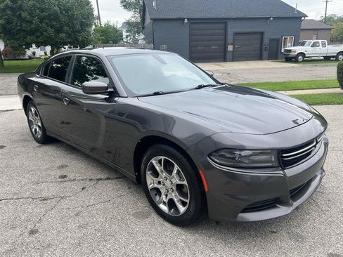 Used 2017 Dodge Charger SE AWD/4WD image 2