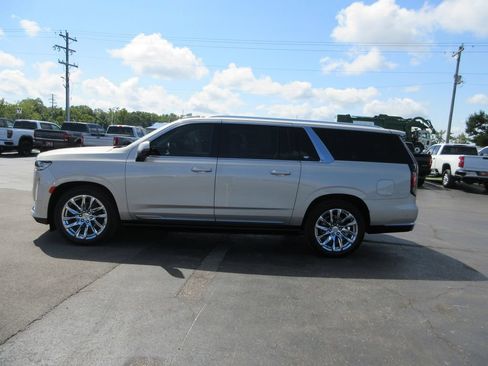 Certified 2023 Cadillac Escalade ESV Premium Luxury Platinum w/ LPO, Radiant Package AWD/4WD image 9