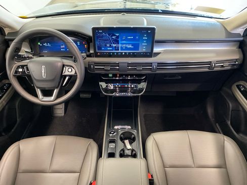 New 2025 Lincoln Corsair AWD w/ Equipment Group 101A image 10