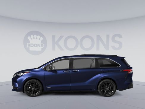 New 2026 Toyota Sienna XSE image 4