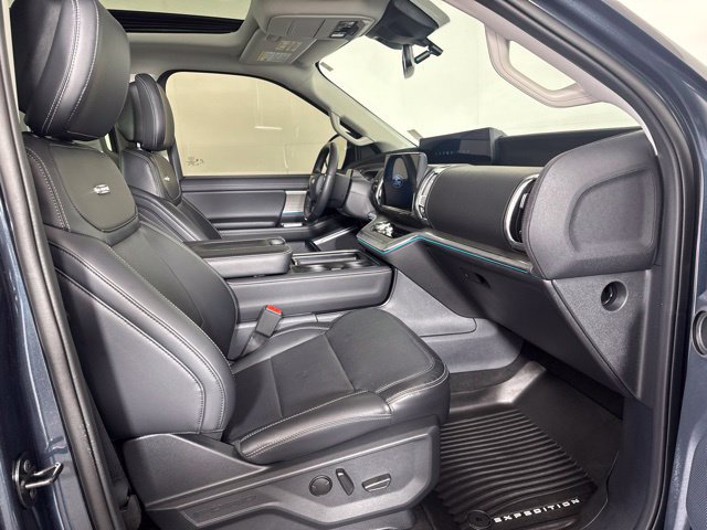 Used 2026 Ford Expedition Max Platinum AWD/4WD image 4
