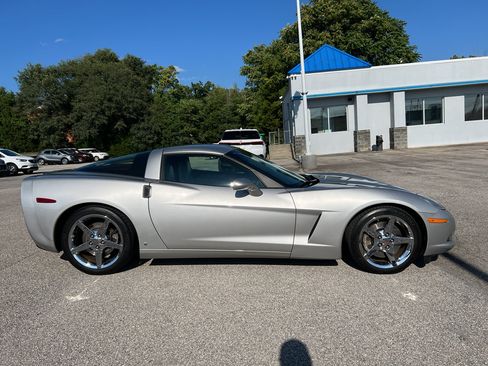 Used 2008 Chevrolet Corvette Coupe w/ Preferred Equipment Group RWD image 4