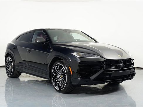 Used 2025 Lamborghini Urus SE image 5