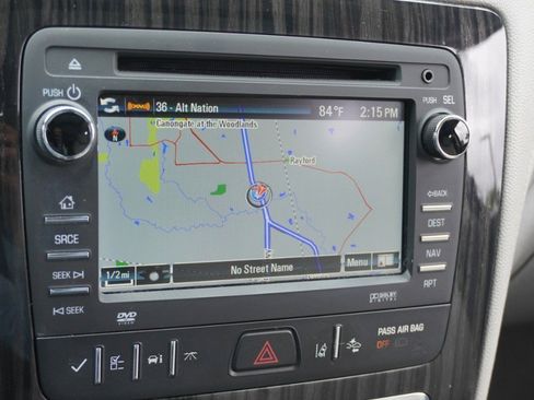 Used 2014 Chevrolet Traverse LTZ FWD image 17