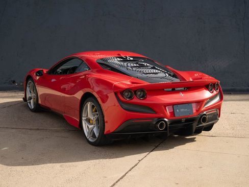 Used 2021 Ferrari F8 Tributo image 2