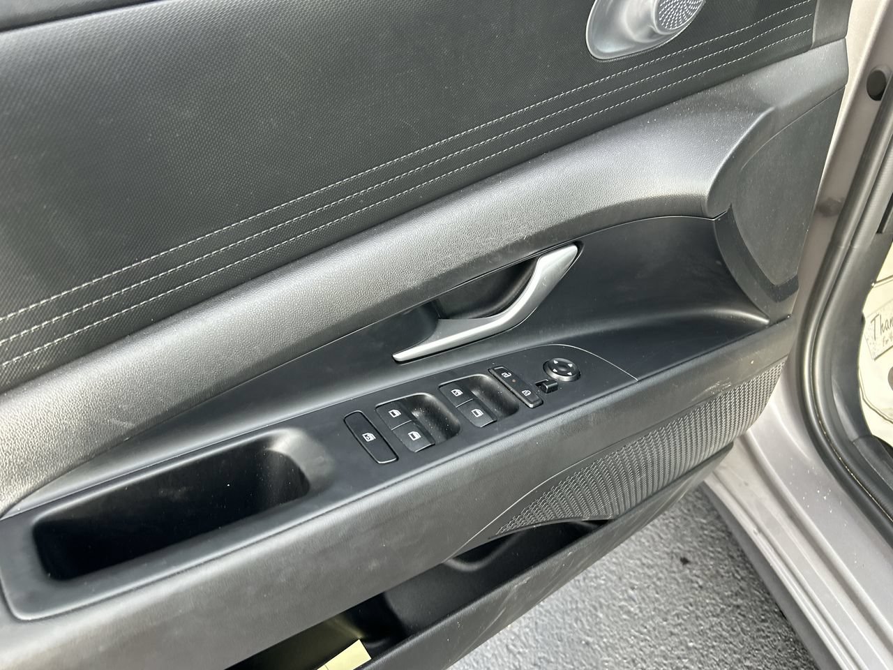 Used 2024 Hyundai Elantra SEL FWD image 19