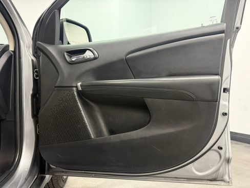Used 2017 Dodge Journey SE w/ Flexible Seating Group FWD image 36