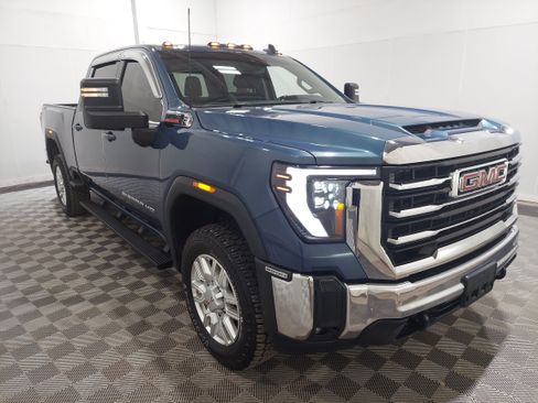 Used 2024 GMC Sierra 2500 SLE w/ SLE Convenience Package AWD/4WD image 4