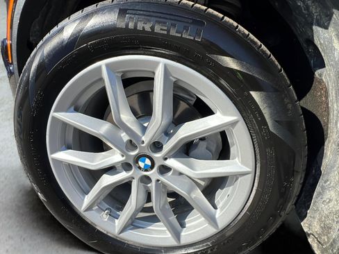 Used 2022 BMW X5 xDrive40i w/ Premium Package image 26