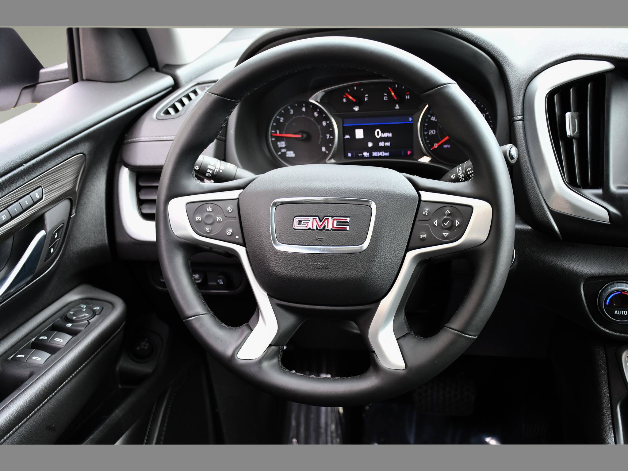 Used 2023 GMC Terrain SLT w/ Infotainment Package II AWD/4WD image 17