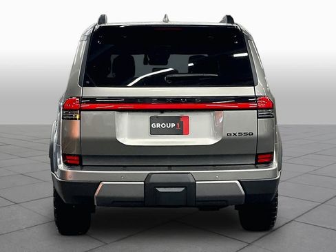 Used 2024 Lexus GX 550 image 4