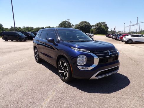 Used 2024 Mitsubishi Outlander SE Black Edition AWD/4WD image 2